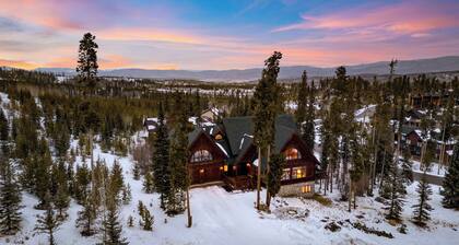 Spacious Winter Park Home w/ Game Room, Fireplace & Resort Bus Access Elk Court Lodge by Avantstay