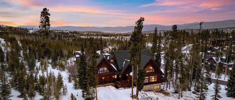 House (5 Bedrooms) | Interior