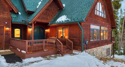 Spacious Winter Park Home w/ Game Room, Fireplace & Resort Bus Access Elk Court Lodge by Avantstay