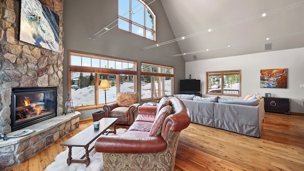 House (5 Bedrooms) | Front of property