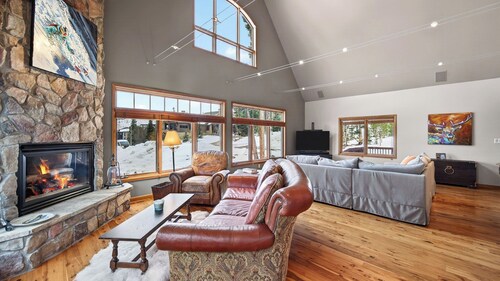 Spacious Winter Park Home w/ Game Room, Fireplace & Resort Bus Access Elk Court Lodge by Avantstay