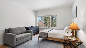 House (5 Bedrooms) | 5 bedrooms, iron/ironing board, bed sheets