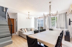TV - Beautiful oasis in the heart of Buenos Aires (Villa Crespo)