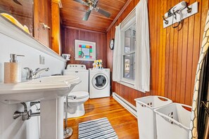 Hair dryer - Park Place in Old Orchard Beach (Old Orchard Beach)