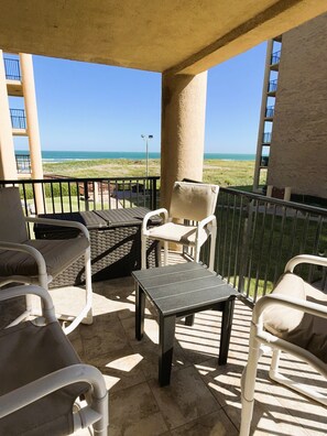 Property grounds - Sea Vista 215 Oceanfront Paradise! Sleeps 8 (south padre island)