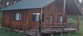 The Beaver Creek Guest Ranch offers a peaceful setting for guests to relax.