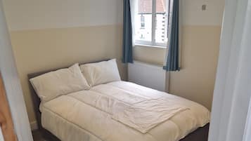 Iron/ironing board, Internet, bed sheets