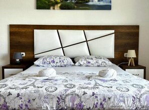 Internet, bed sheets - Casa Mila Apartments - Standard Triple bedroom with sea view (Ulcinj)