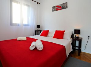 Internet, bed sheets - Apartments Nena - Studio apartment (Ugljan)