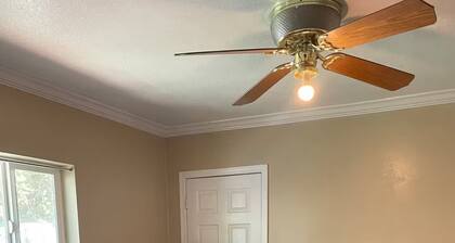 Diamond Studio Kitchen Private yard Swimming pool walk to Downtown PHX attraction