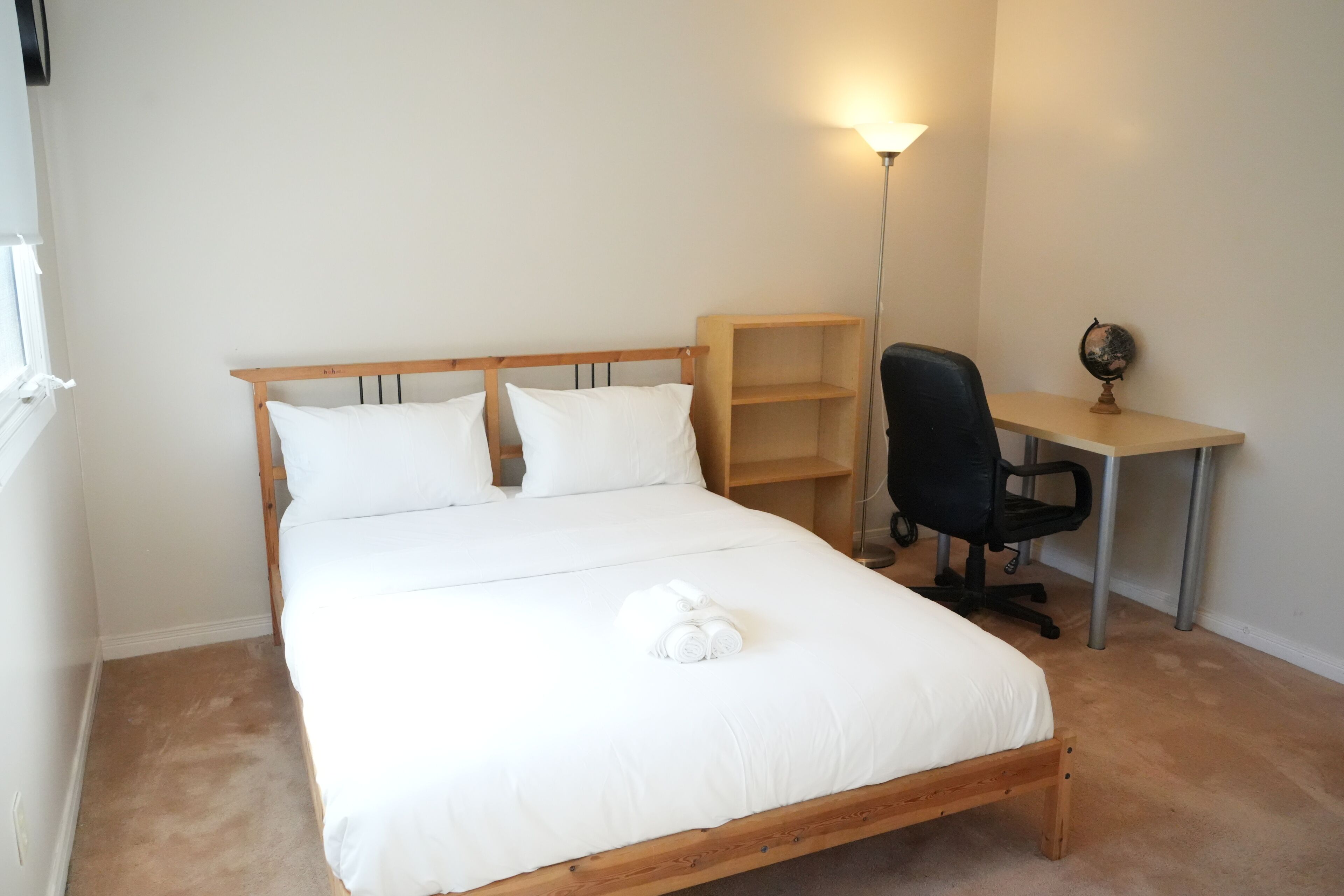 3 chambres, fer et planche à repasser, Wi-Fi gratuit, draps fournis