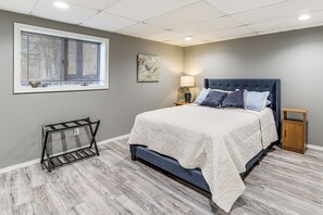 4 habitaciones, tabla de planchar con plancha y acceso a internet 