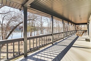 Terrace/patio - Waterfront Deck, Shell Knob Gem on Table Rock! (Shell Knob)