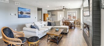 Waterfront Deck! Shell Knob Gem on Table Rock Lake