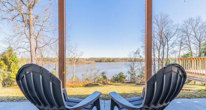 Private Dock & Hot Tub: Lakefront Eufaula Escape