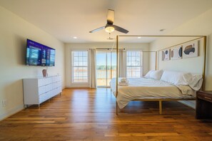 4 bedrooms, iron/ironing board, travel crib, internet