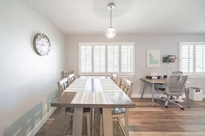 Dining - Gate City Guesthouse Entire Triplex (Pocatello)