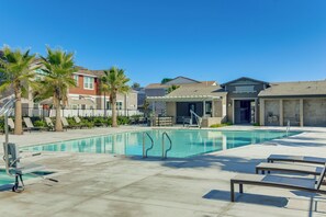 Pool - Family Getaway w/ Pool, 8 Mi to Lake Elsinore! (Wildomar)