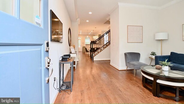 Lobby - Bright & Spacious 5BR Home Near Capitol Hill • Free Parking (Washington DC)