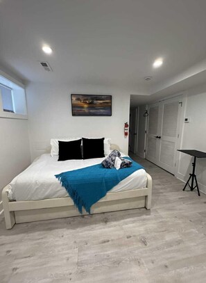 1 chambre, fer et planche à repasser, lit parapluie, Wi-Fi gratuit