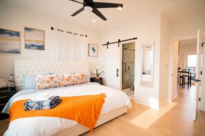 4 bedrooms, desk, iron/ironing board, travel cot - Modern 4BR Park View| Sleeps 12 | Rooftop, Parking (Washington DC)