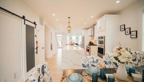 Interior - Modern 4BR Park View| Sleeps 12 | Rooftop, Parking (Washington DC)