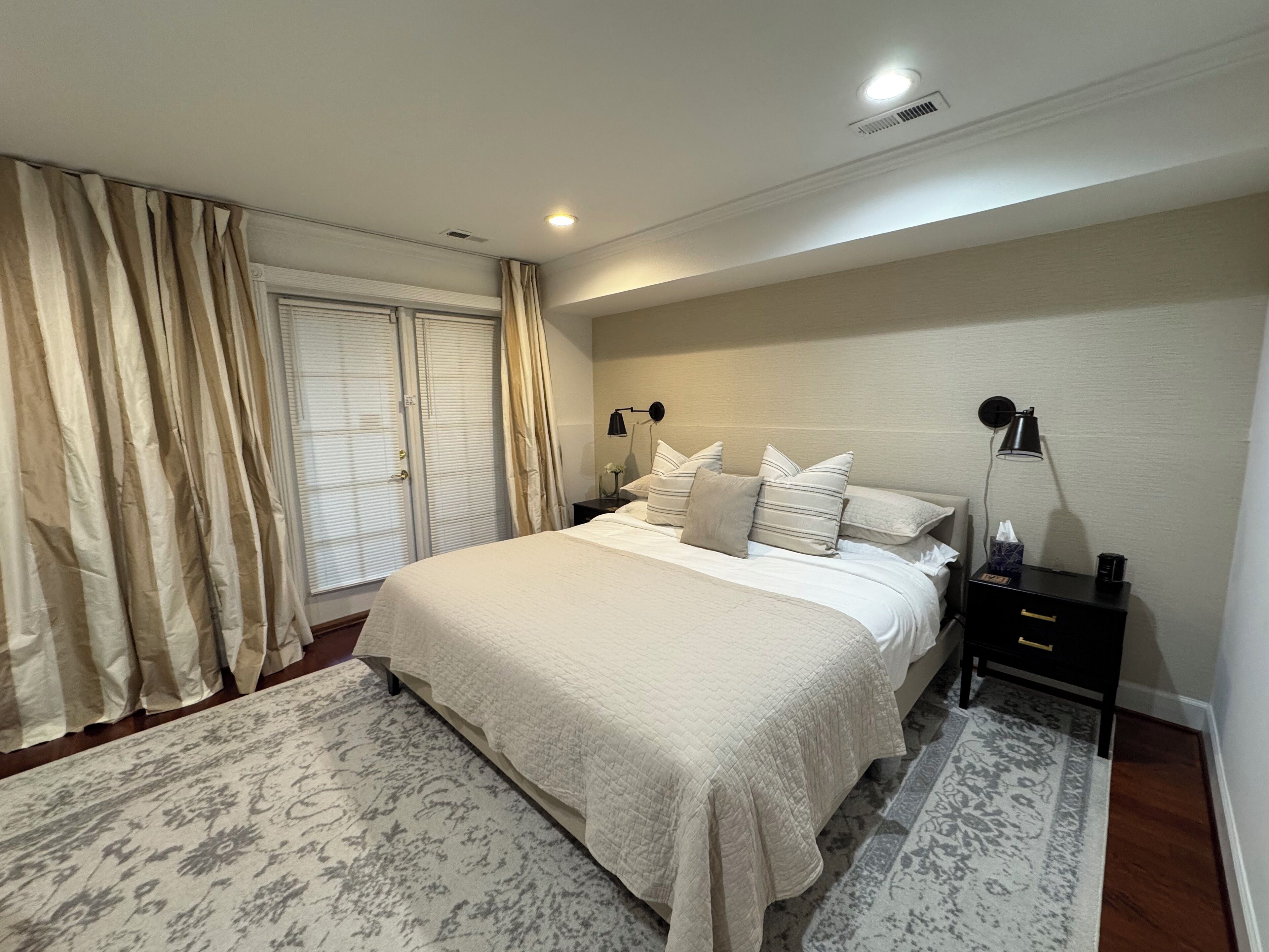 1 quarto, escrivaninha, ferros/tábuas de passar roupa, Wi-Fi