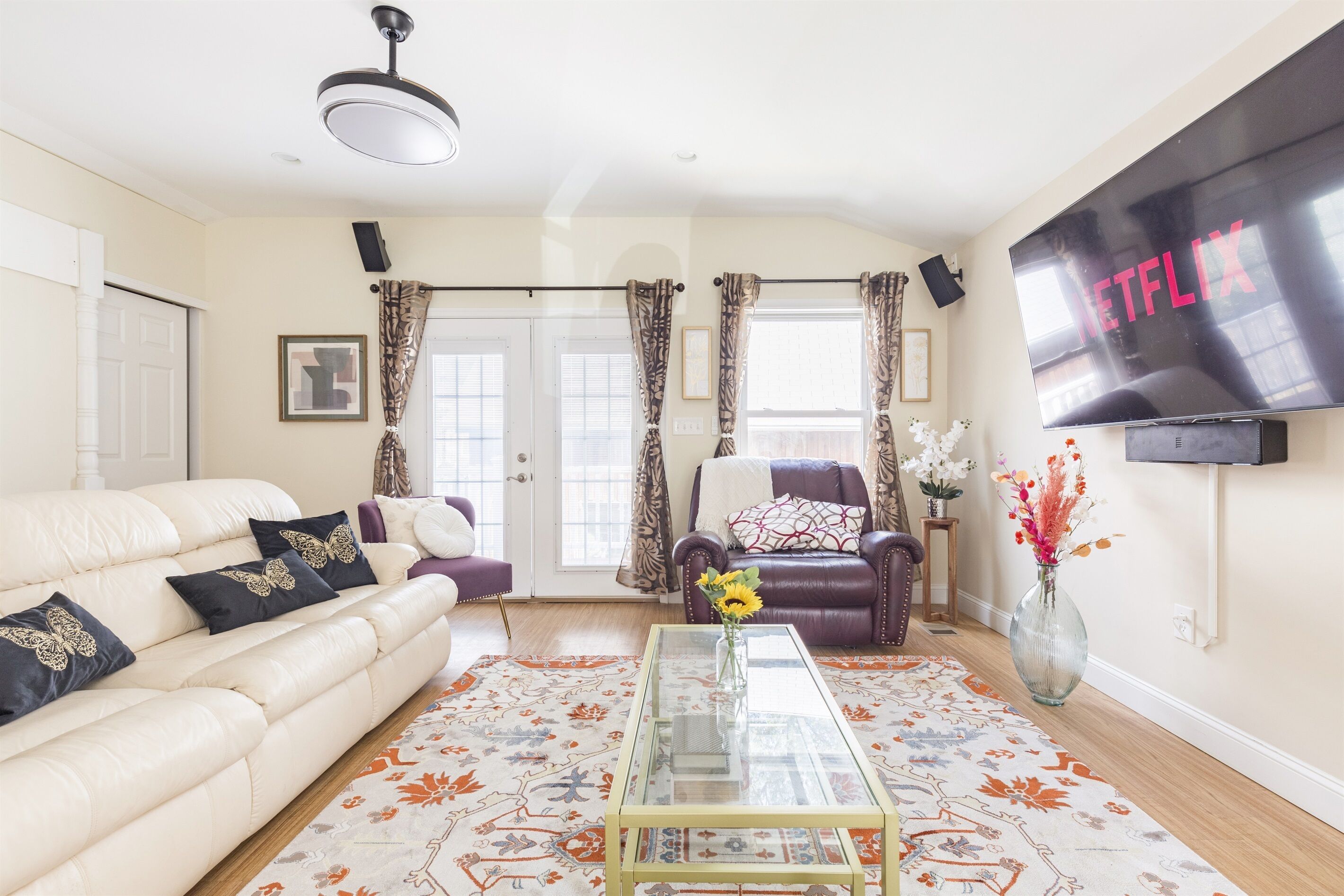 Smart TV, fireplace, books, offices
