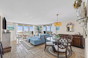 TV - 11th Floor Corner Unit - Views Galore! (Pensacola Beach)