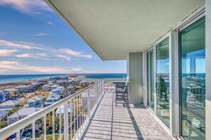 Property grounds - 11th Floor Corner Unit - Views Galore! (Pensacola Beach)
