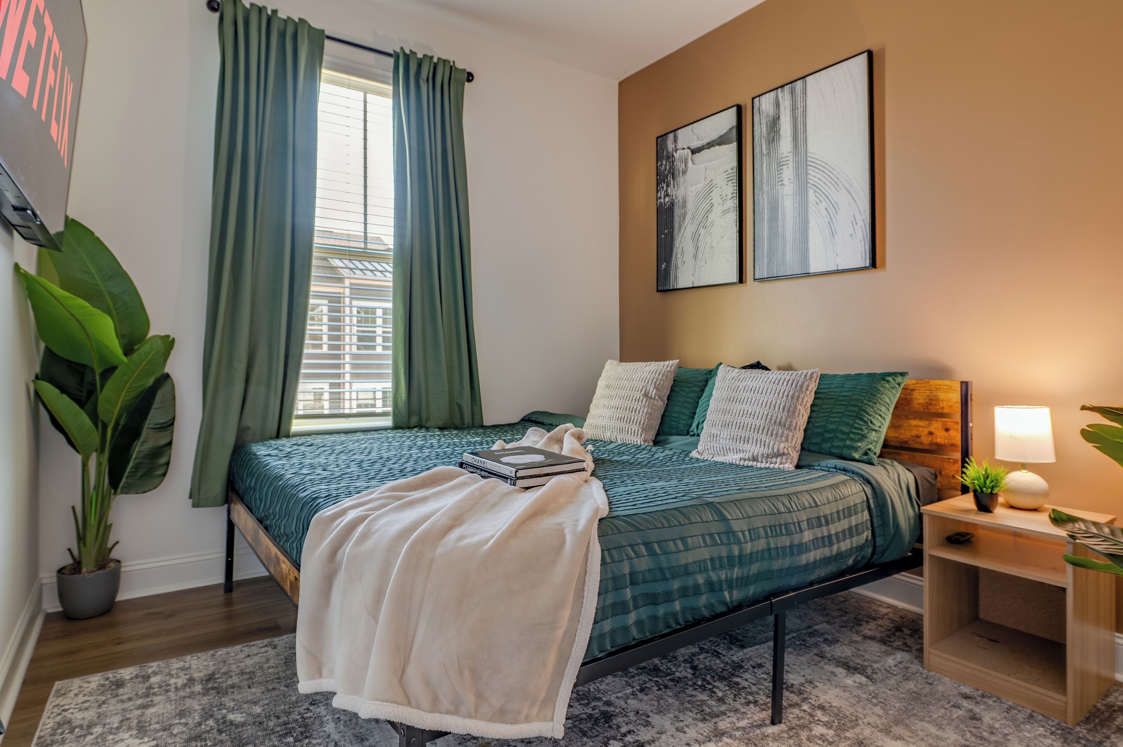 Townhome | Free WiFi