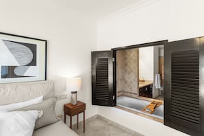 2 bedrooms, Internet, bed sheets - Oceanview Condo in Cabo Walk to Beach & Marina (Cabo San Lucas)