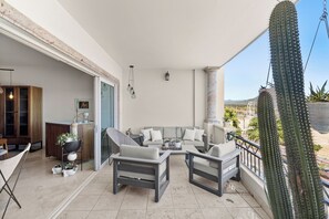 Terrace/patio - Oceanview Condo in Cabo Walk to Beach & Marina (Cabo San Lucas)