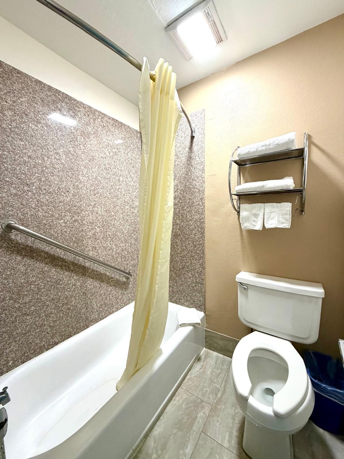 Double Room | Bathroom | Combined shower/tub, hair dryer, towels, soap