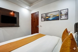 Classic Double or Twin Room | Desk, laptop workspace, soundproofing, free WiFi - HOTEL S R STAY NEAR IGI DELHI AIRPORT (New Delhi)