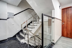 Classic Double or Twin Room | Interior - HOTEL S R STAY NEAR IGI DELHI AIRPORT (New Delhi)