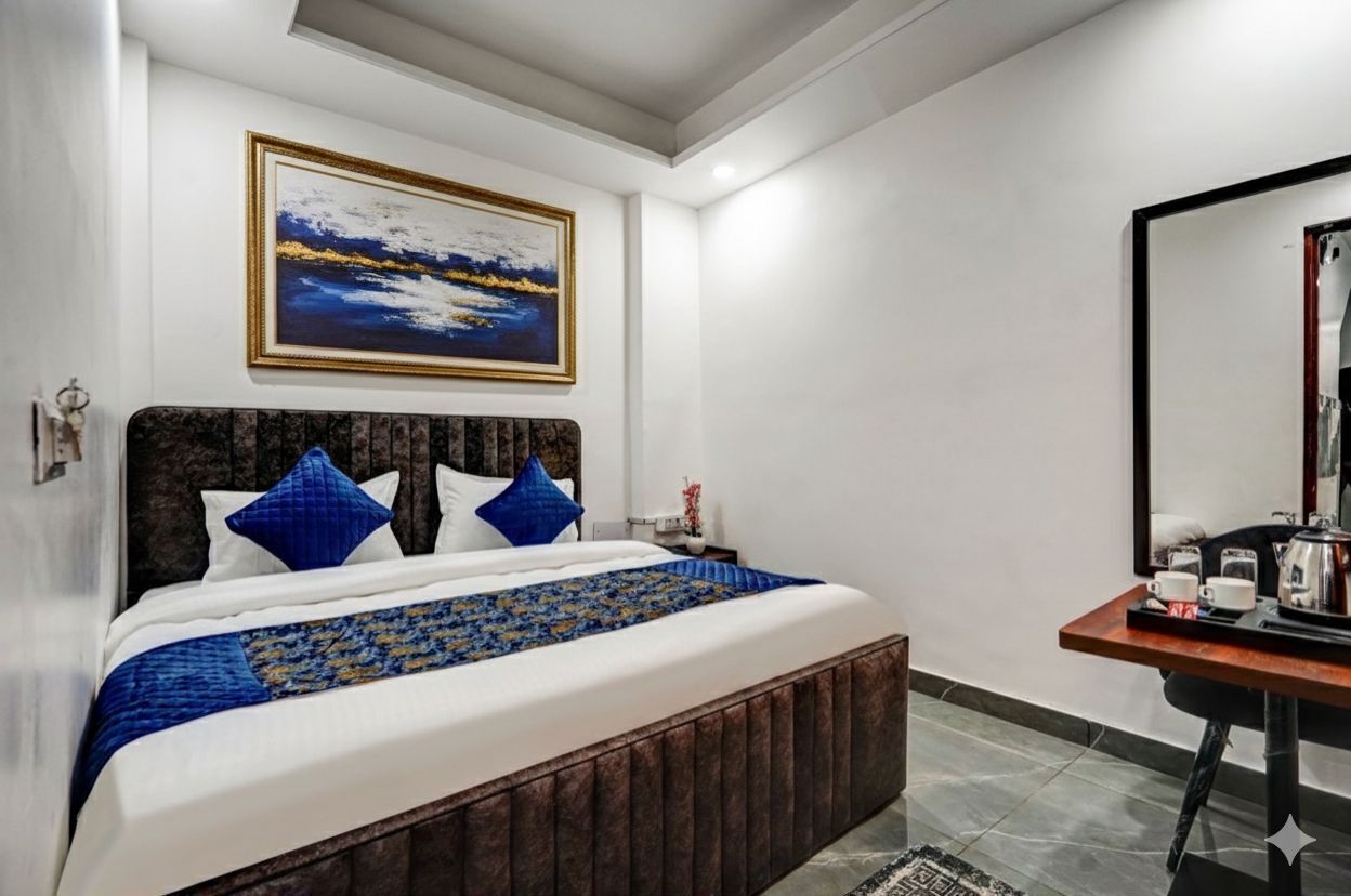 Deluxe Suite, City View | Desk, laptop workspace, soundproofing, free WiFi