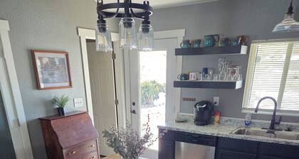 Charming 2-bedroom farmhouse in Falcon for a relaxing getaway