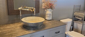 Charming 2-bedroom farmhouse in Falcon for a relaxing getaway