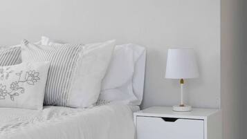 3 bedrooms, desk, iron/ironing board, travel cot