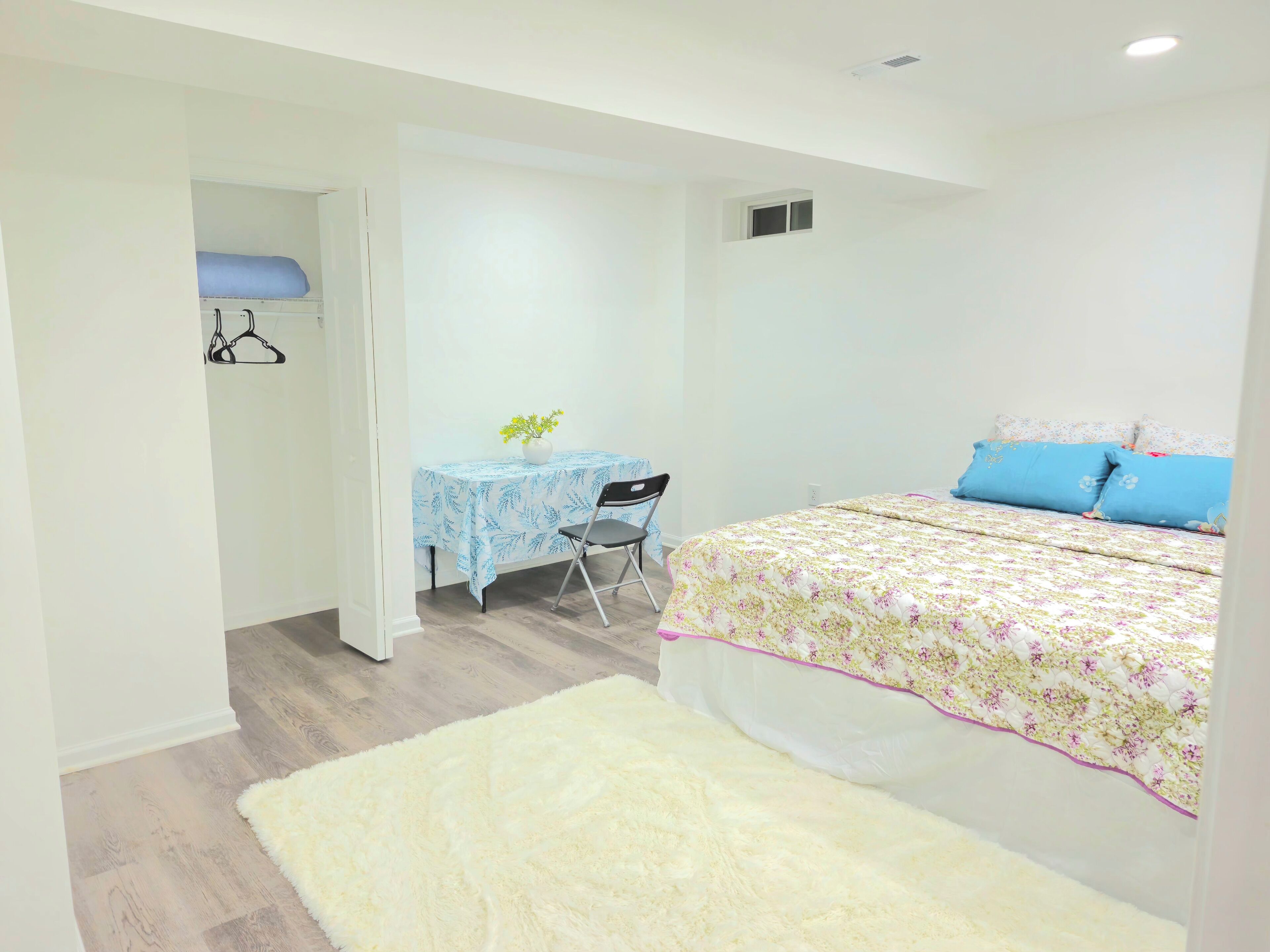 2 Schlafzimmer, Zimmersafe, Schreibtisch, Bügeleisen/Bügelbrett