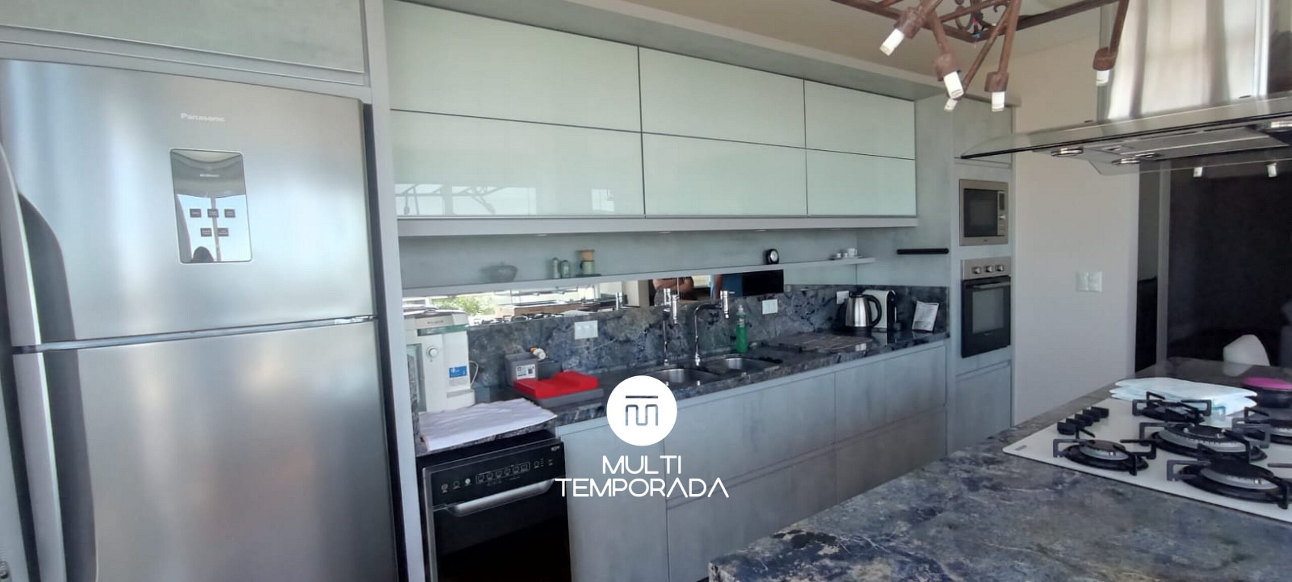 Cobertura superluxo, banheira de imersão, vista para o mar | Cozinha privada | Geladeira, micro-ondas, talheres/pratos/utensílios de cozinha