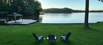 Magnolia Lakehouse- Lakefront Peaceful Property