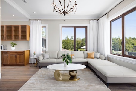Mordern 1BR Suite .Private Bath . Free parking . Central AC. Near YVR