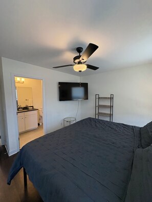 Bed sheets - Modern 3-bedroom townhome with in Chattanooga (Chattanooga)