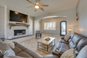TV - Sun-Filled Getaway w/ Pool, Spa & Outdoor Living (Lake Havasu City)
