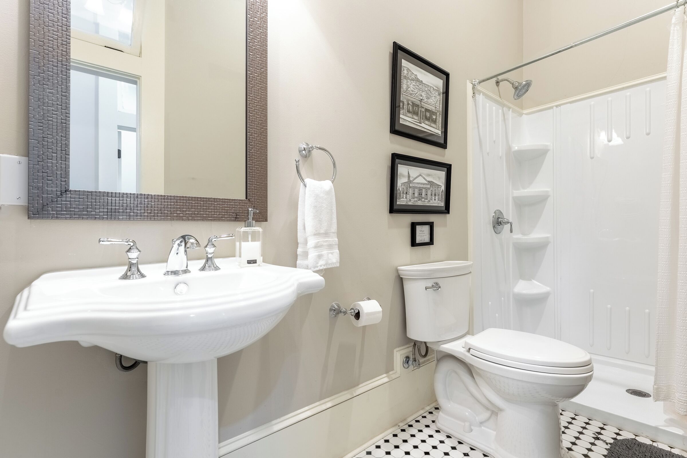 Doccia, asciugacapelli, asciugamani