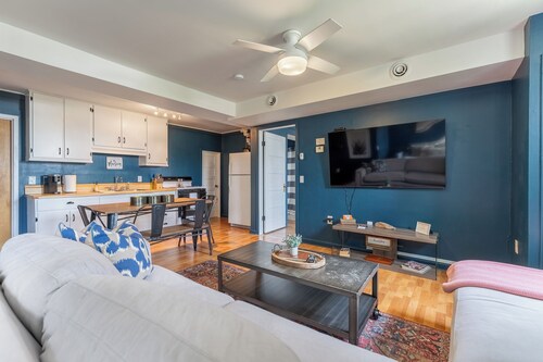 The Mason Apartment-Cozy Getaway