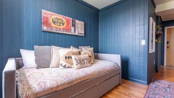 Bügeleisen/Bügelbrett, WLAN, Bettwäsche