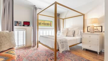 Tabla de planchar con plancha, wifi, ropa de cama